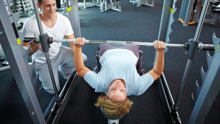 Illustration for article titled 10 Tips For Introducing Yourself to the Weight Room
